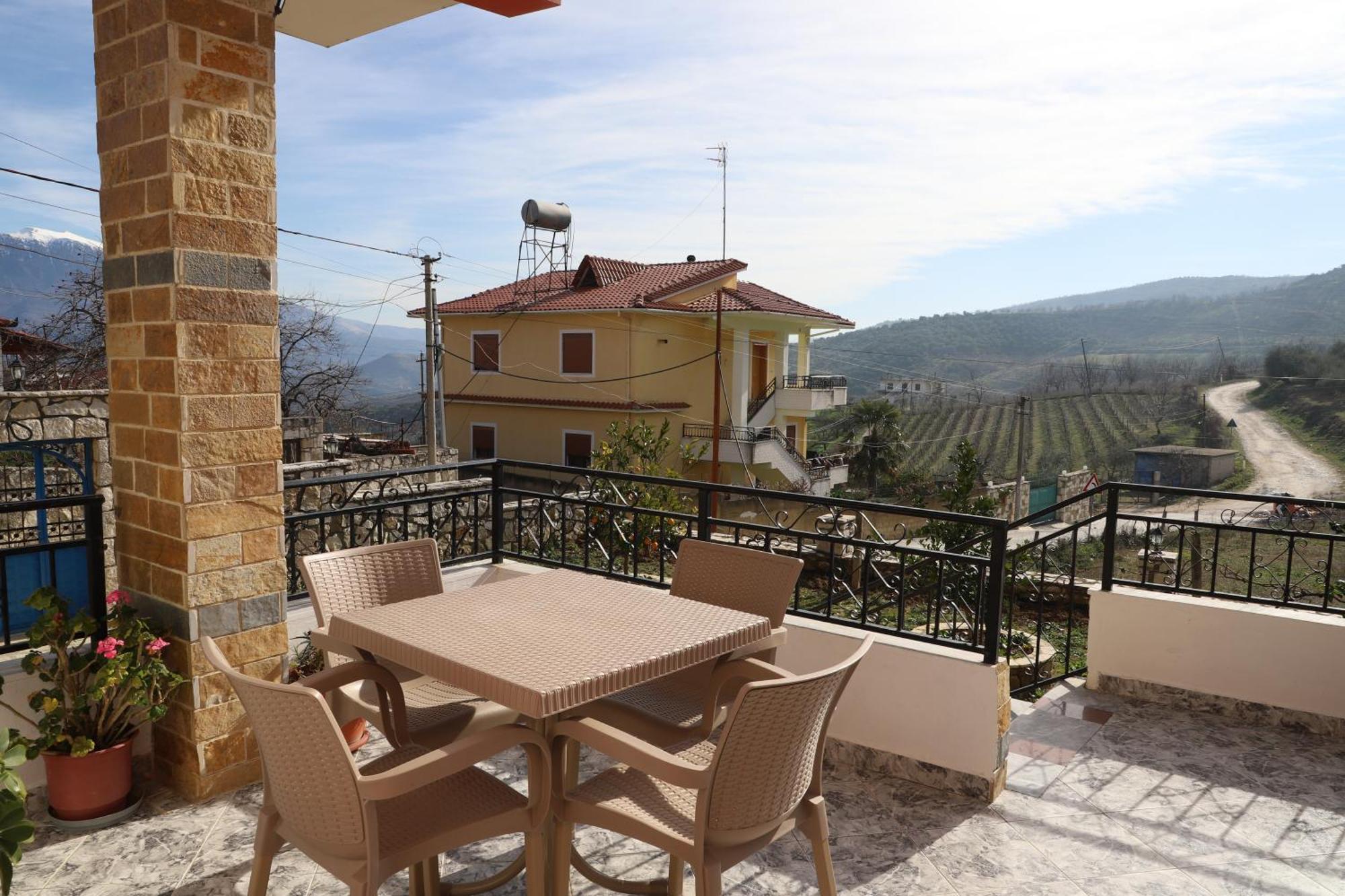 Villa Xherimeja Family Oasis Berat Pokoj fotografie