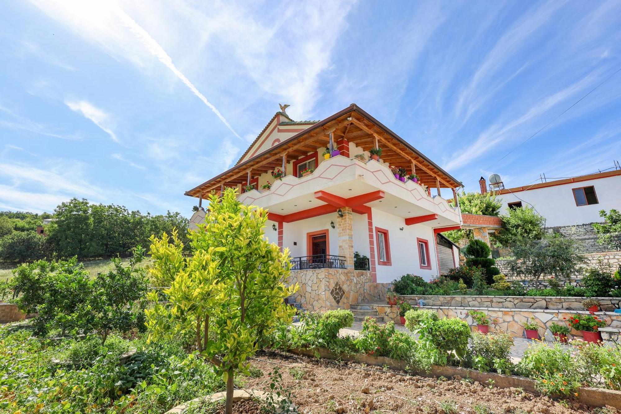 Villa Xherimeja Family Oasis Berat Exteriér fotografie