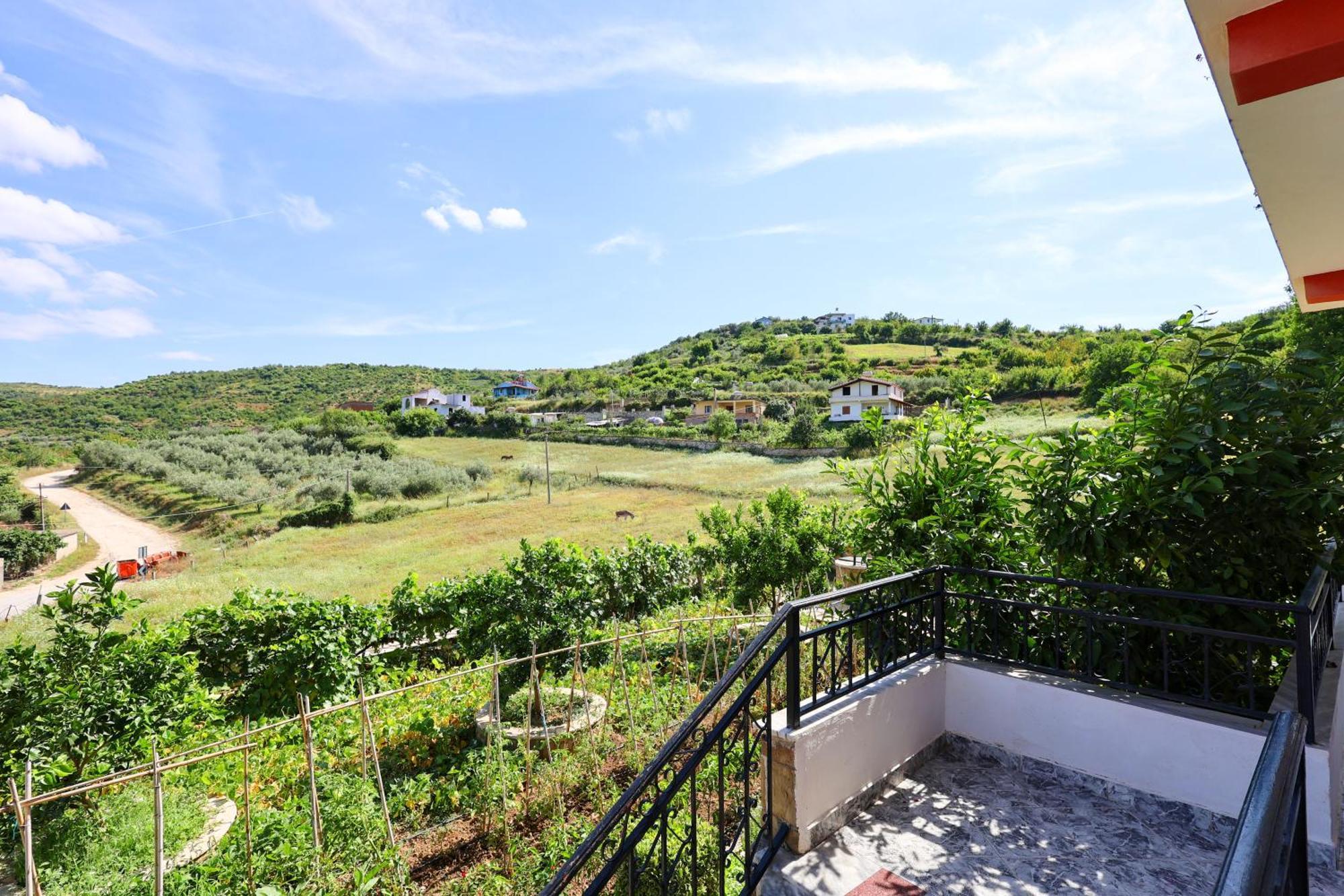 Villa Xherimeja Family Oasis Berat Exteriér fotografie
